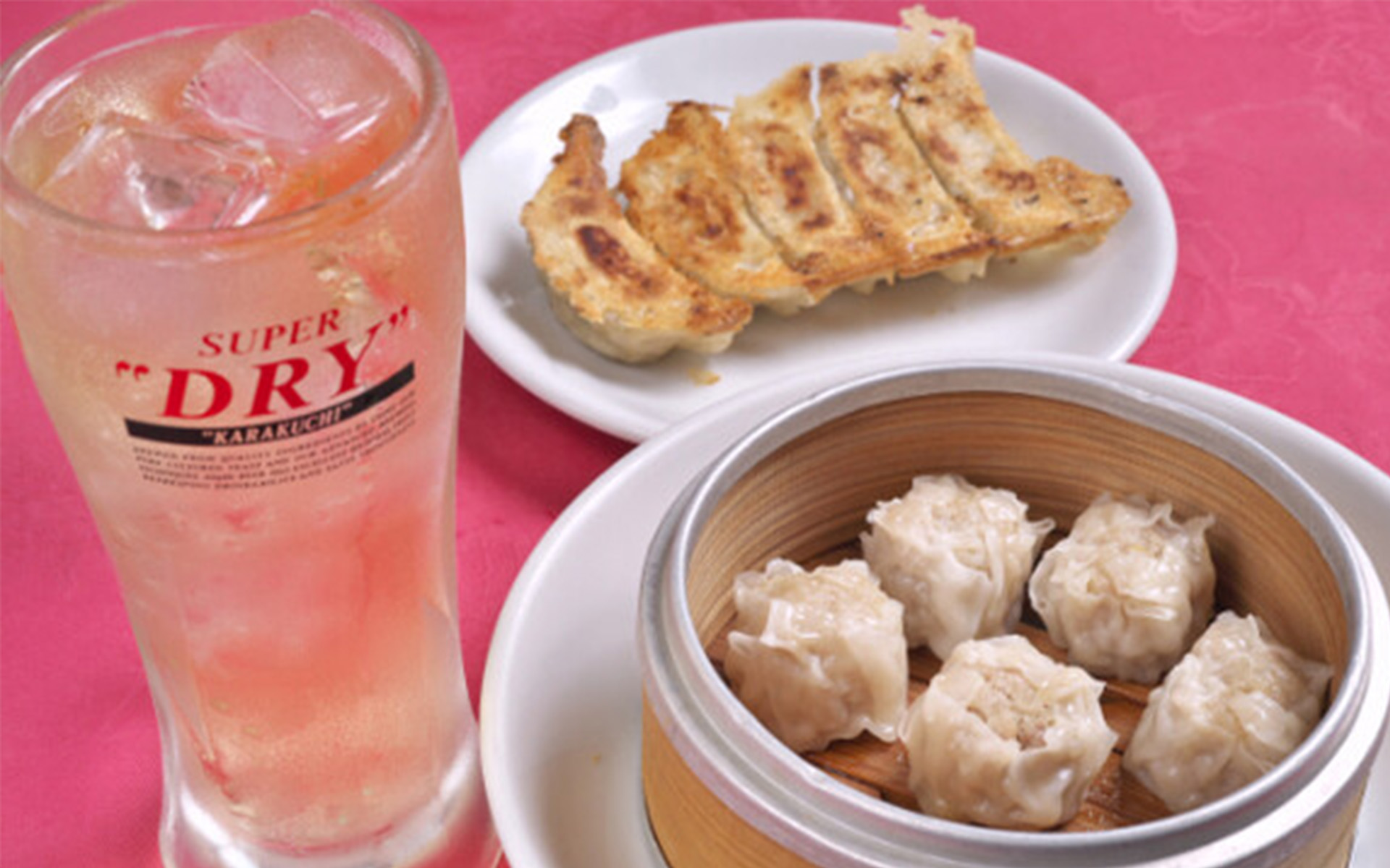 定番で間違いなし!焼賣・餃子・ドリンクが付いた満足セット